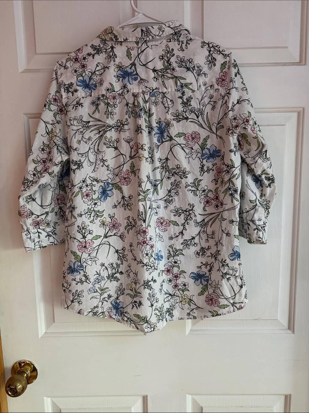 croft & barrow White Floral Button-Up Shirt with Blue and Pink Flowers - Picture 5 of 5